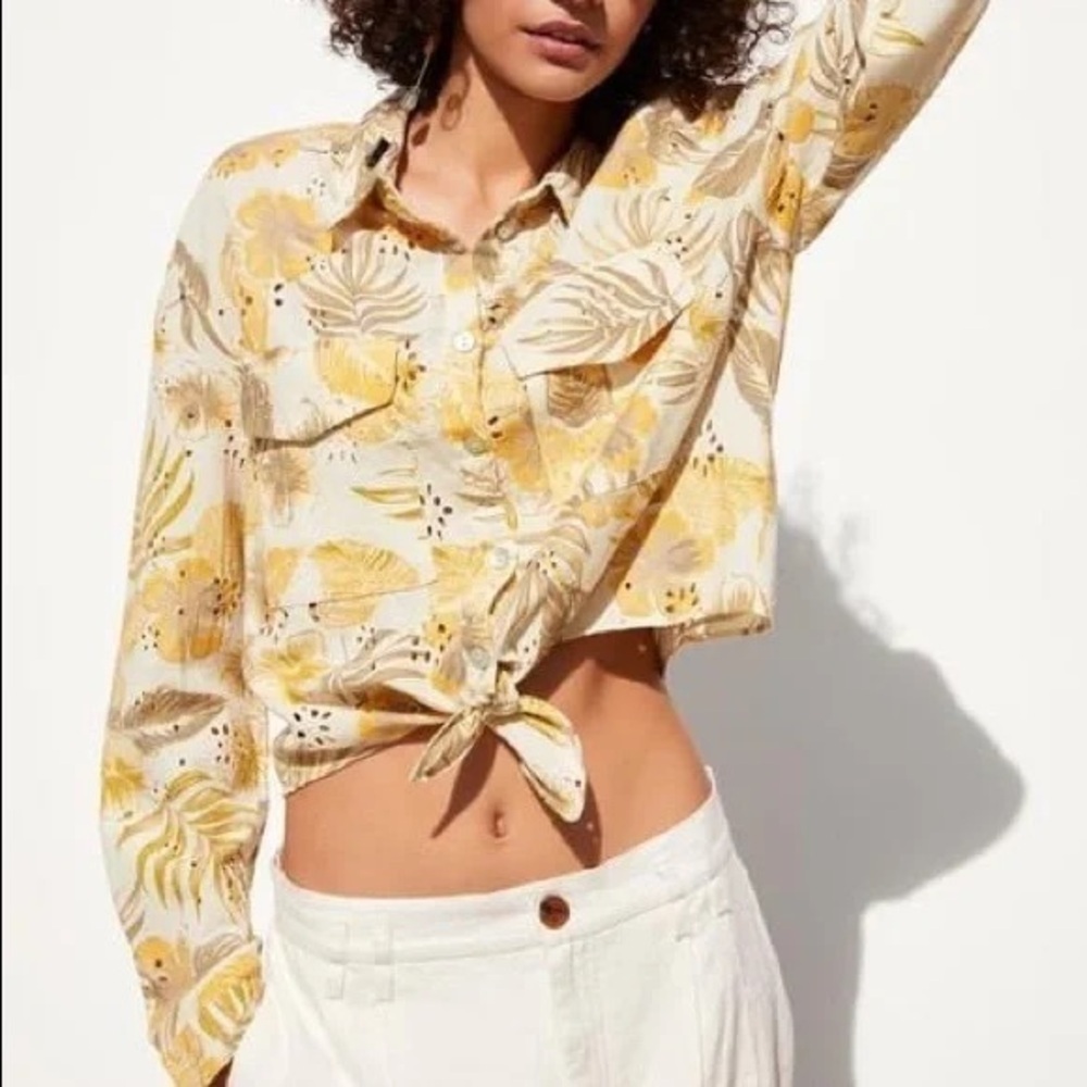 ZARA Tropical Floral Eyelet Tie Front Crop Top Mustard Palm Leaf Button Down S